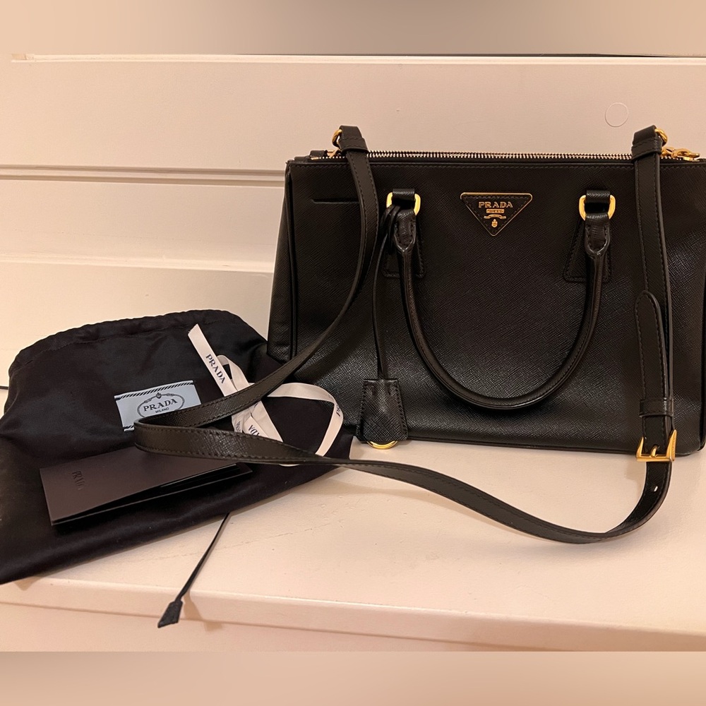 Medium Prada Galleria Saffiano leather bag